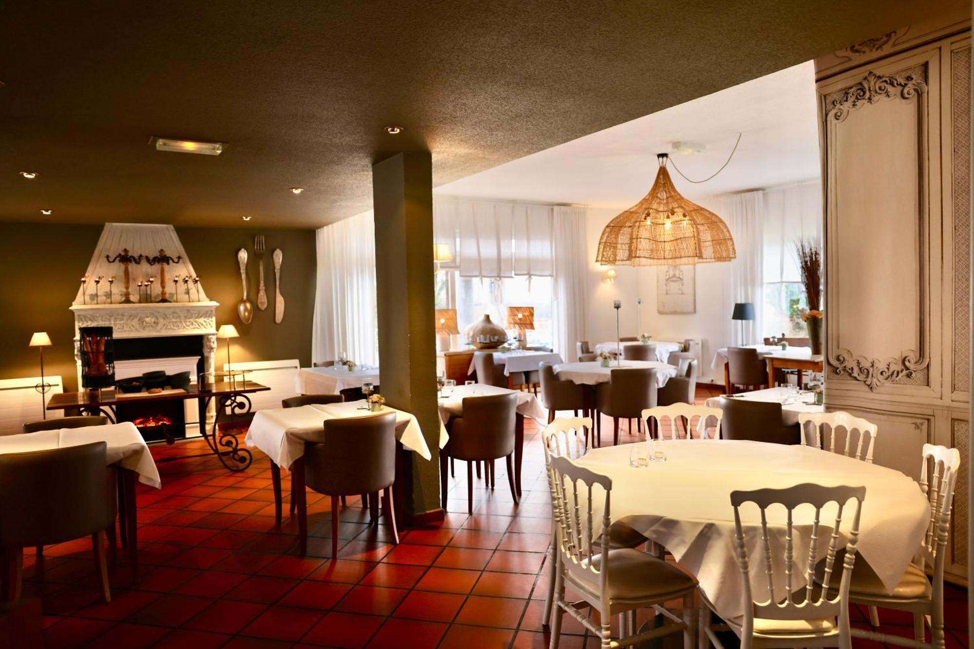 Hotel Restaurant Verger Des Chateaux, Route Des Vins Haut-Koenigsbourg Дифенталь Экстерьер фото